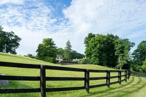 20 Smithfield Way Amenia NY 12501