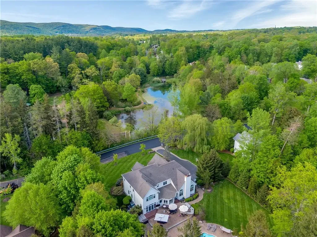 12 Senator Levy Drive Suffern NY 10901