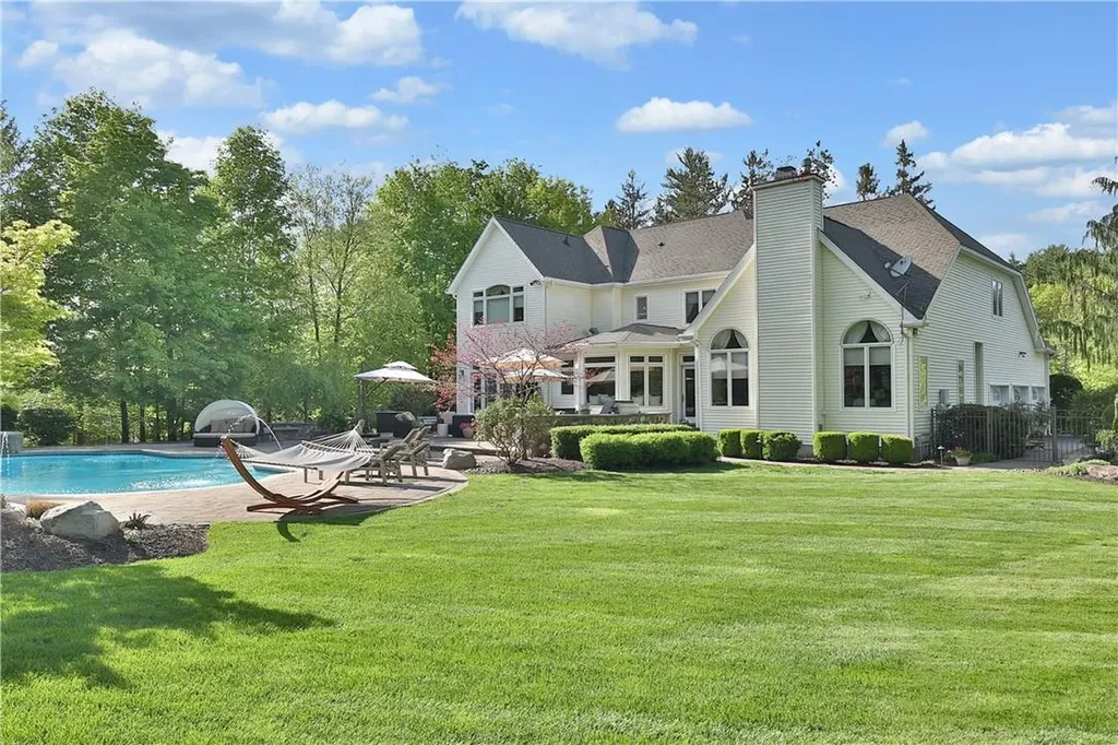 12 Senator Levy Drive Suffern NY 10901