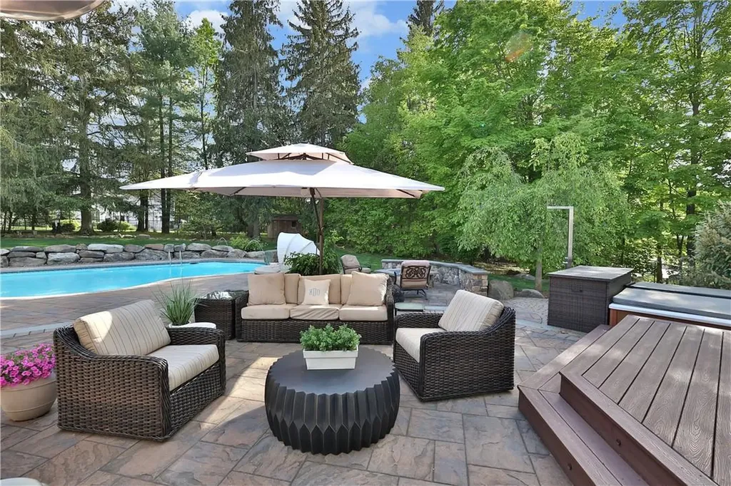 12 Senator Levy Drive Suffern NY 10901