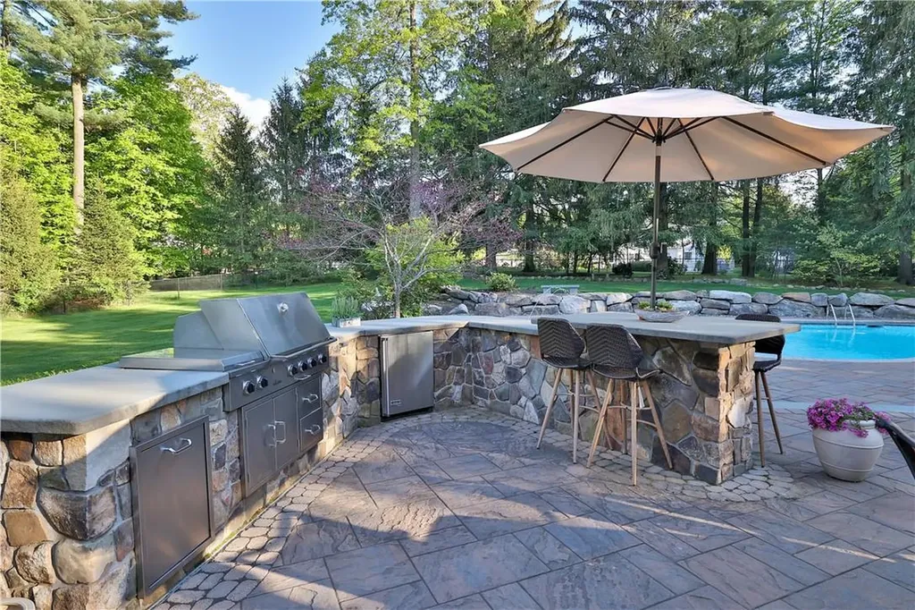 12 Senator Levy Drive Suffern NY 10901