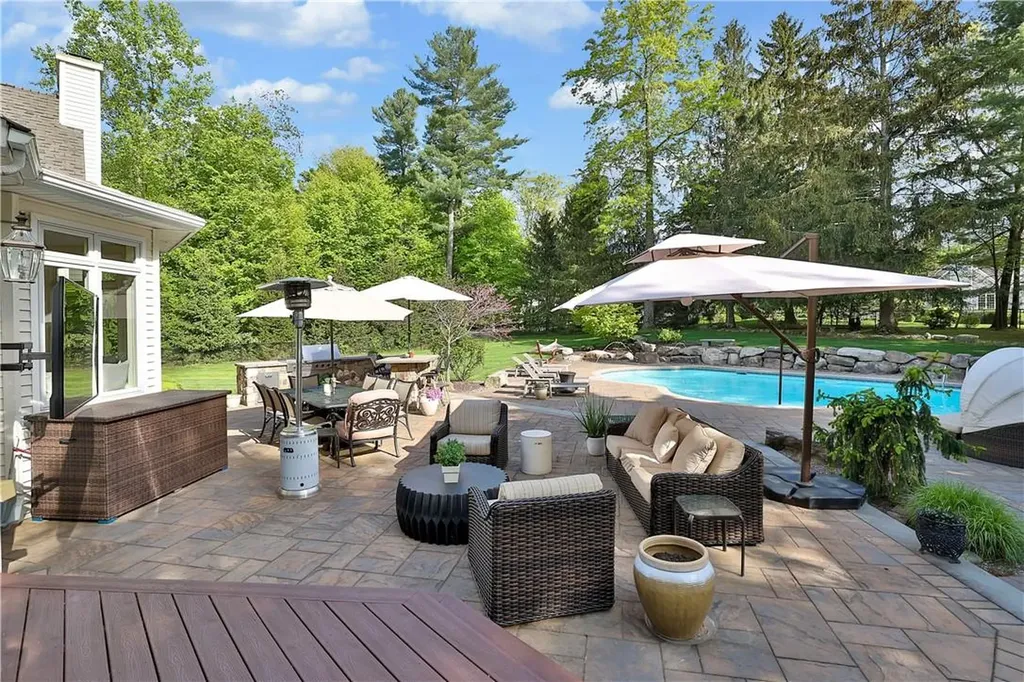 12 Senator Levy Drive Suffern NY 10901