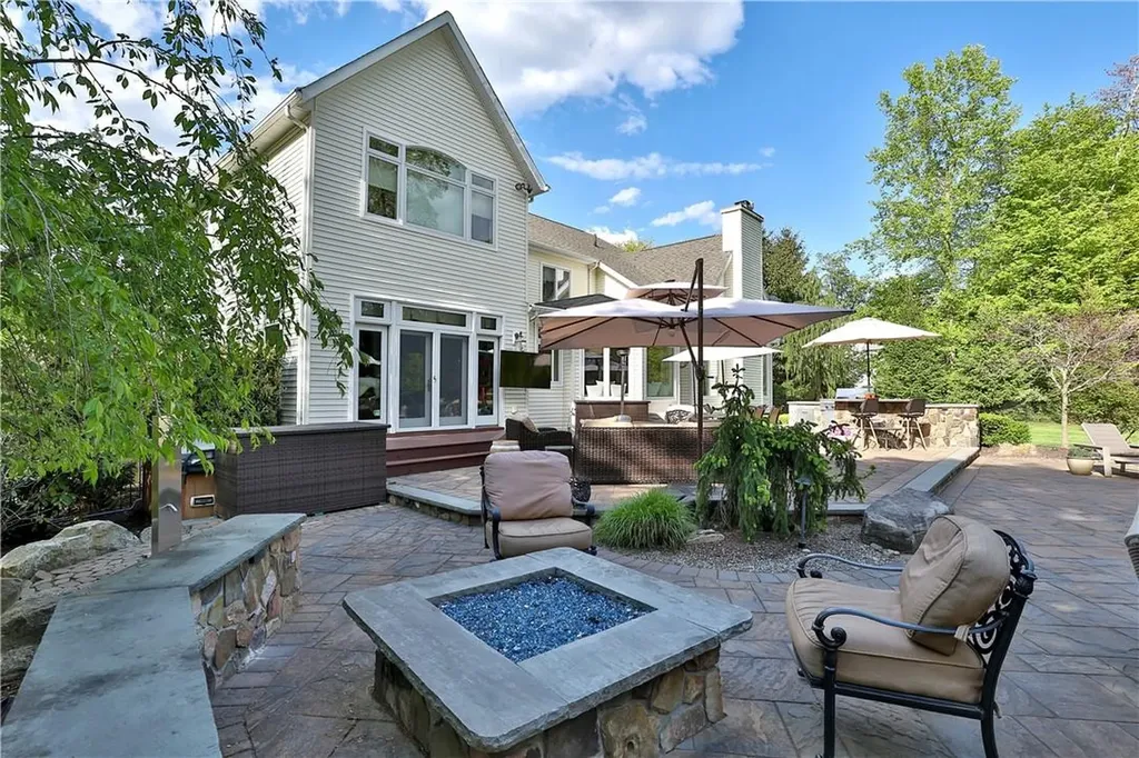 12 Senator Levy Drive Suffern NY 10901