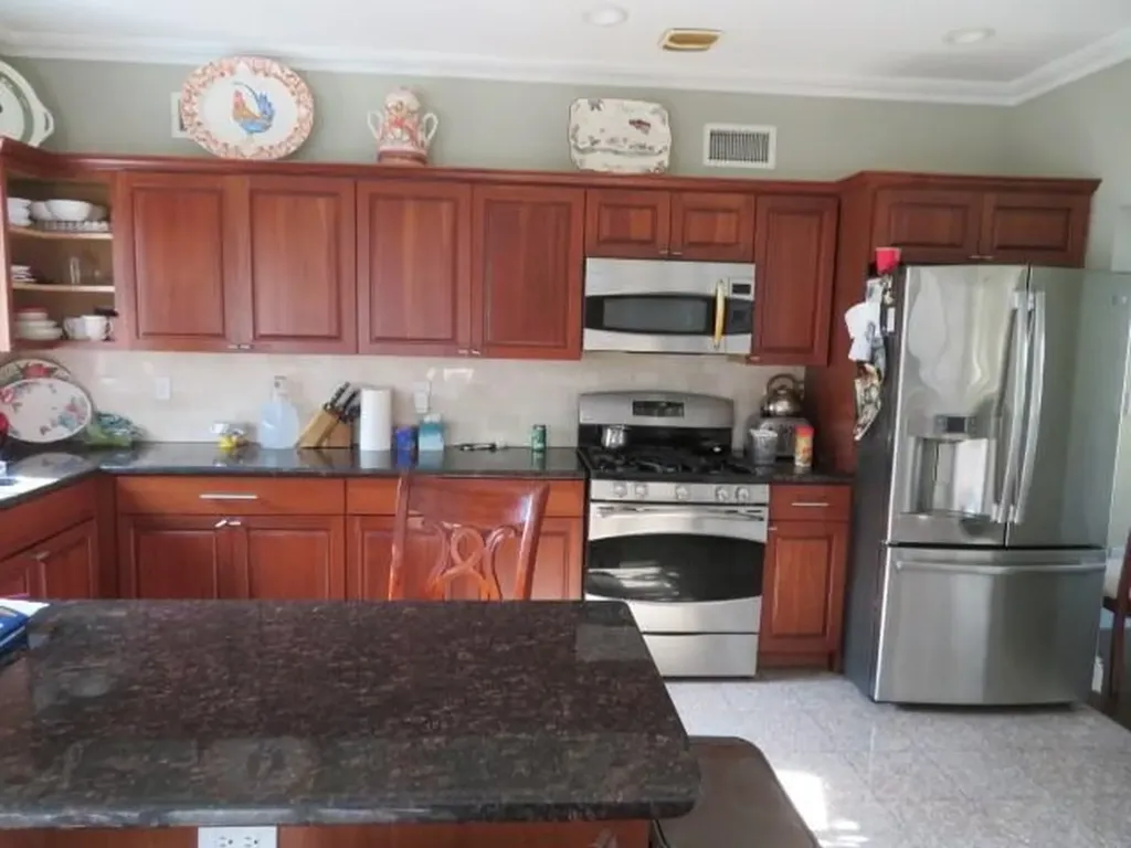 3250 Rawlins Avenue Bronx NY 10465