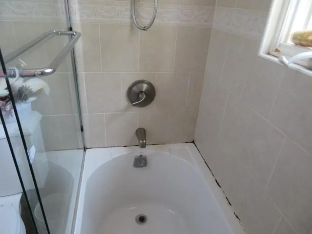 3250 Rawlins Avenue Bronx NY 10465