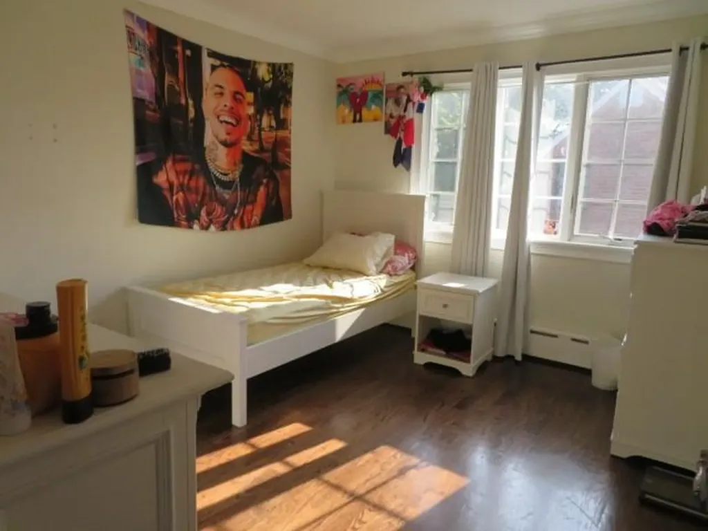 3250 Rawlins Avenue Bronx NY 10465