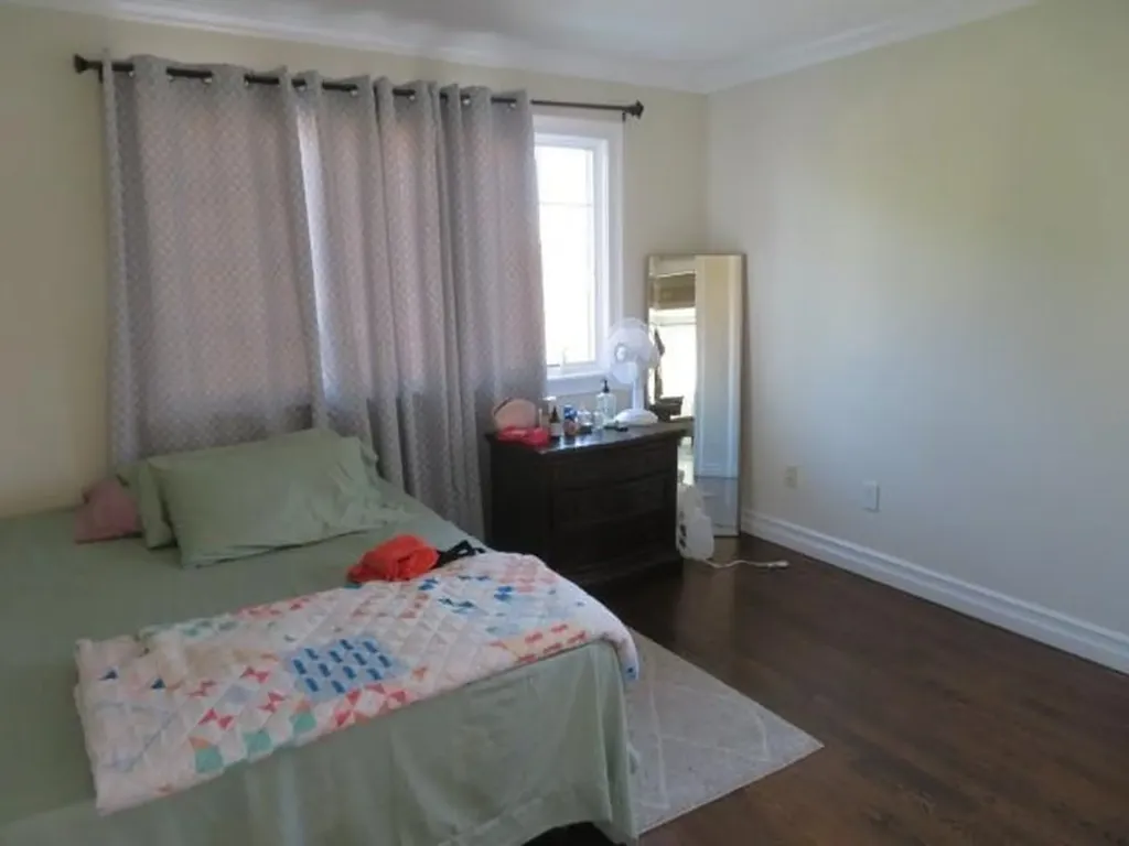3250 Rawlins Avenue Bronx NY 10465