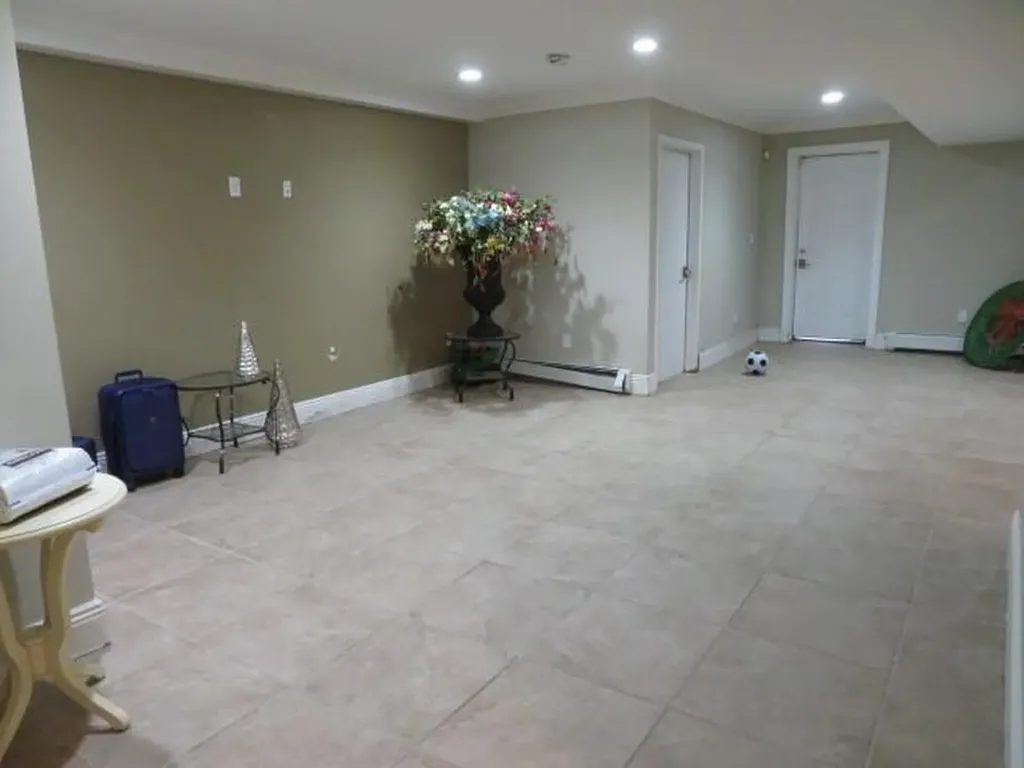 3250 Rawlins Avenue Bronx NY 10465