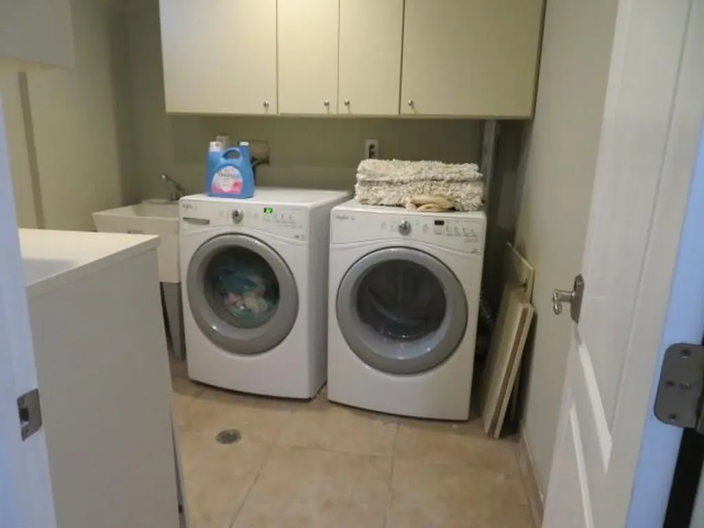 3250 Rawlins Avenue Bronx NY 10465