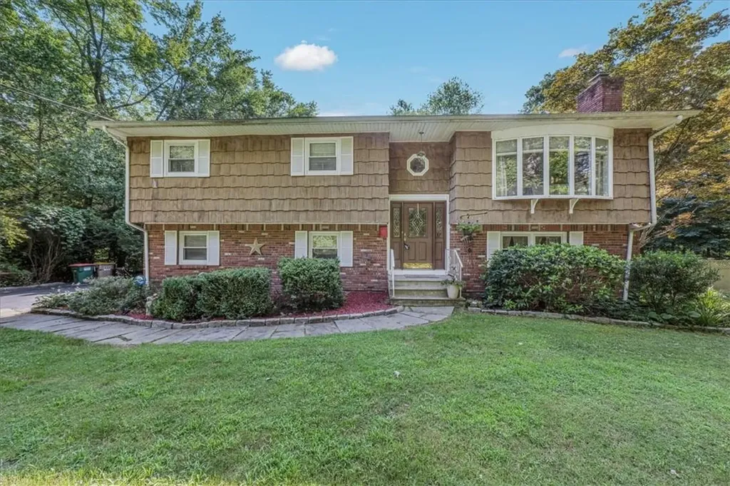8 Dosoris Lane Putnam Valley NY 10579