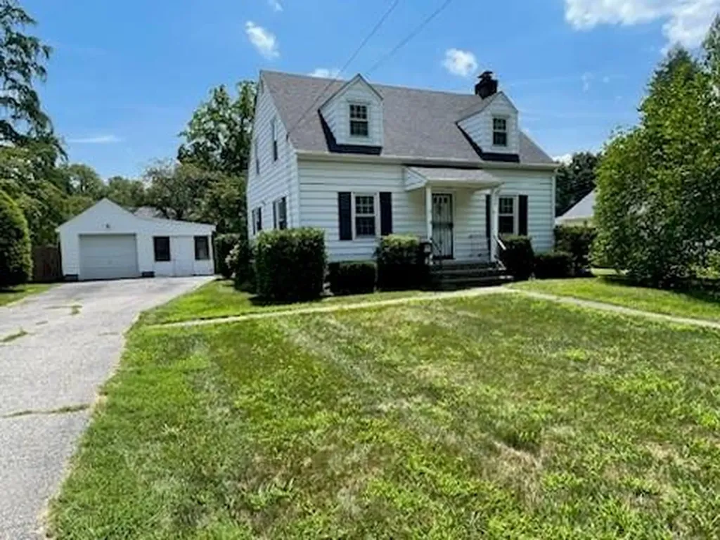 4 Sherwood Place Hyde Park NY 12538