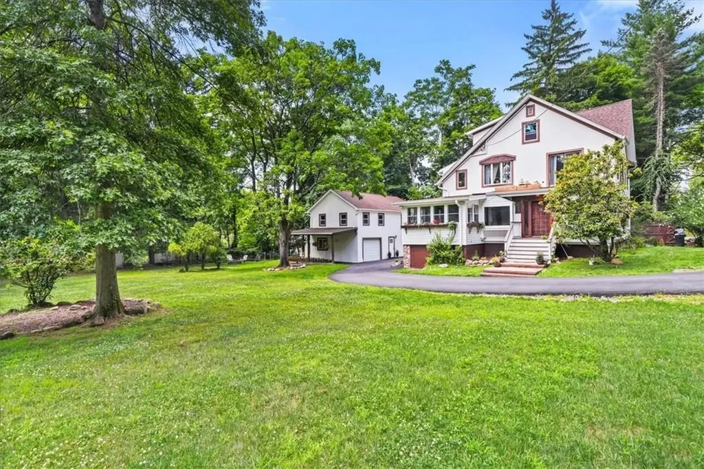 74 Strawtown Road New City NY 10956