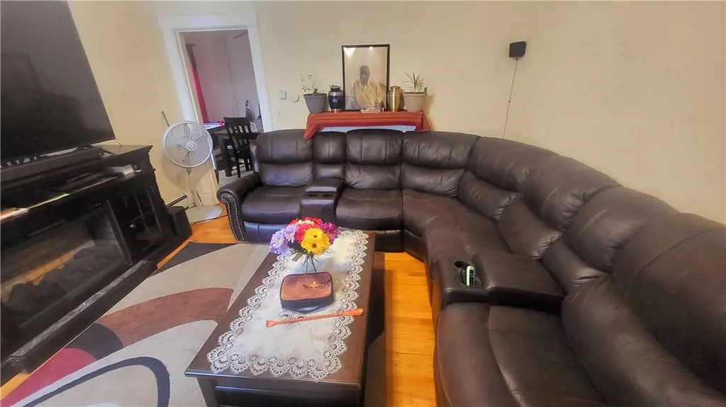 8 Allen Place Poughkeepsie NY 12601