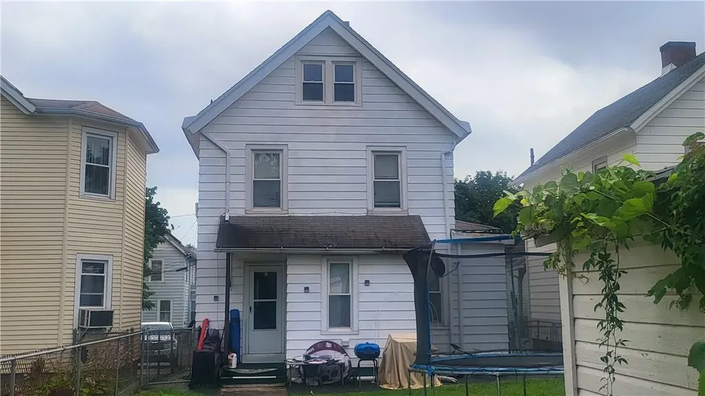 8 Allen Place Poughkeepsie NY 12601