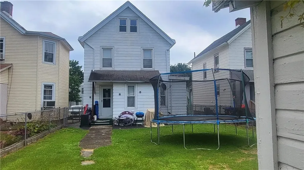 8 Allen Place Poughkeepsie NY 12601