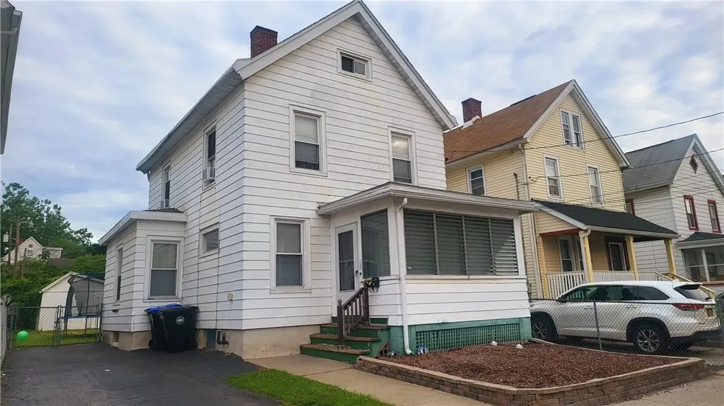 8 Allen Place Poughkeepsie NY 12601
