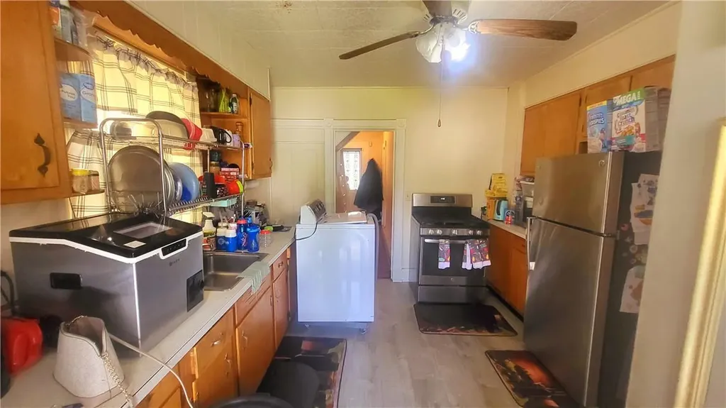 8 Allen Place Poughkeepsie NY 12601