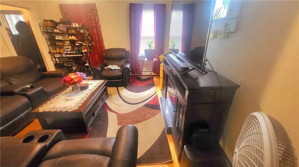 8 Allen Place Poughkeepsie NY 12601