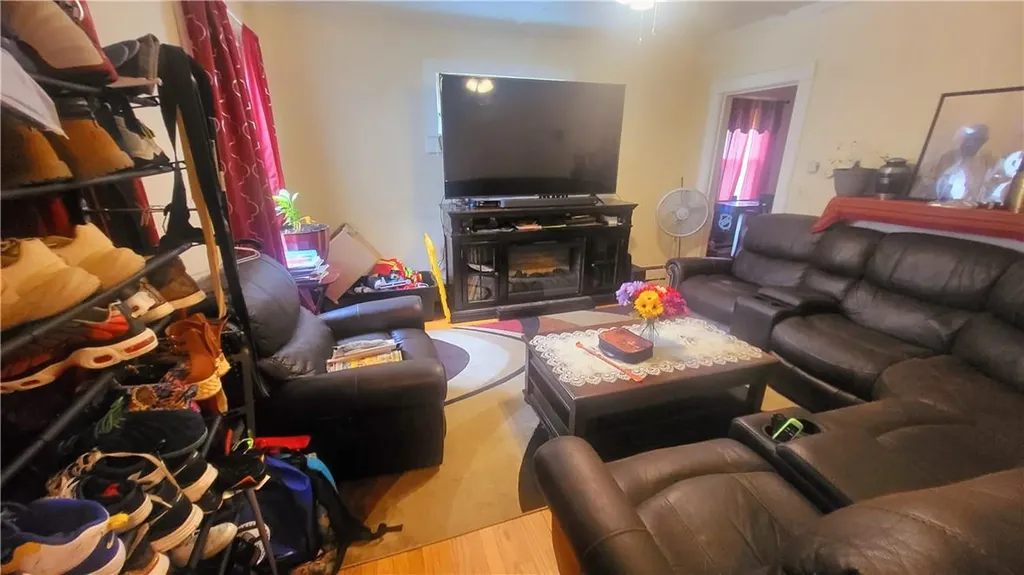 8 Allen Place Poughkeepsie NY 12601