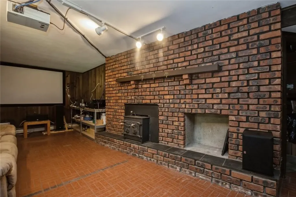 4 Croft Hill Road Poughkeepsie NY 12603