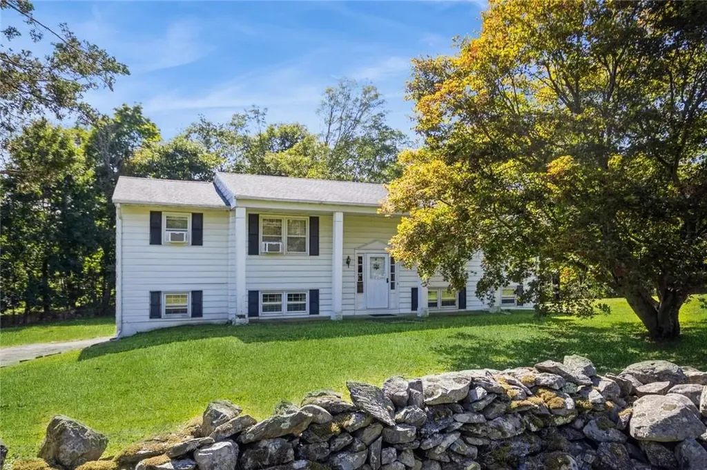 4 Croft Hill Road Poughkeepsie NY 12603