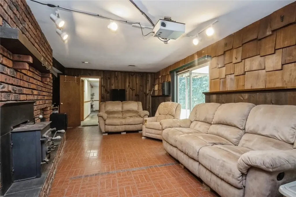 4 Croft Hill Road Poughkeepsie NY 12603