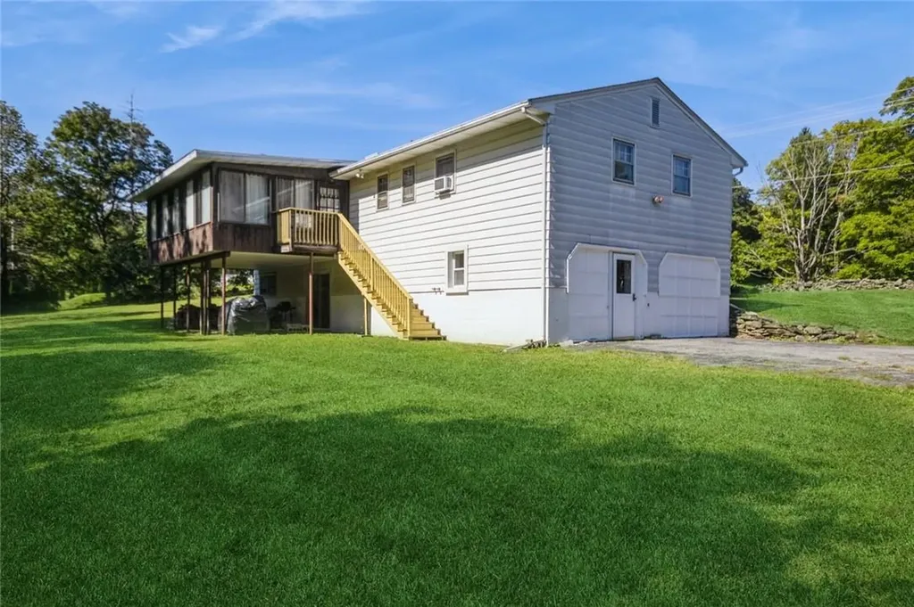 4 Croft Hill Road Poughkeepsie NY 12603