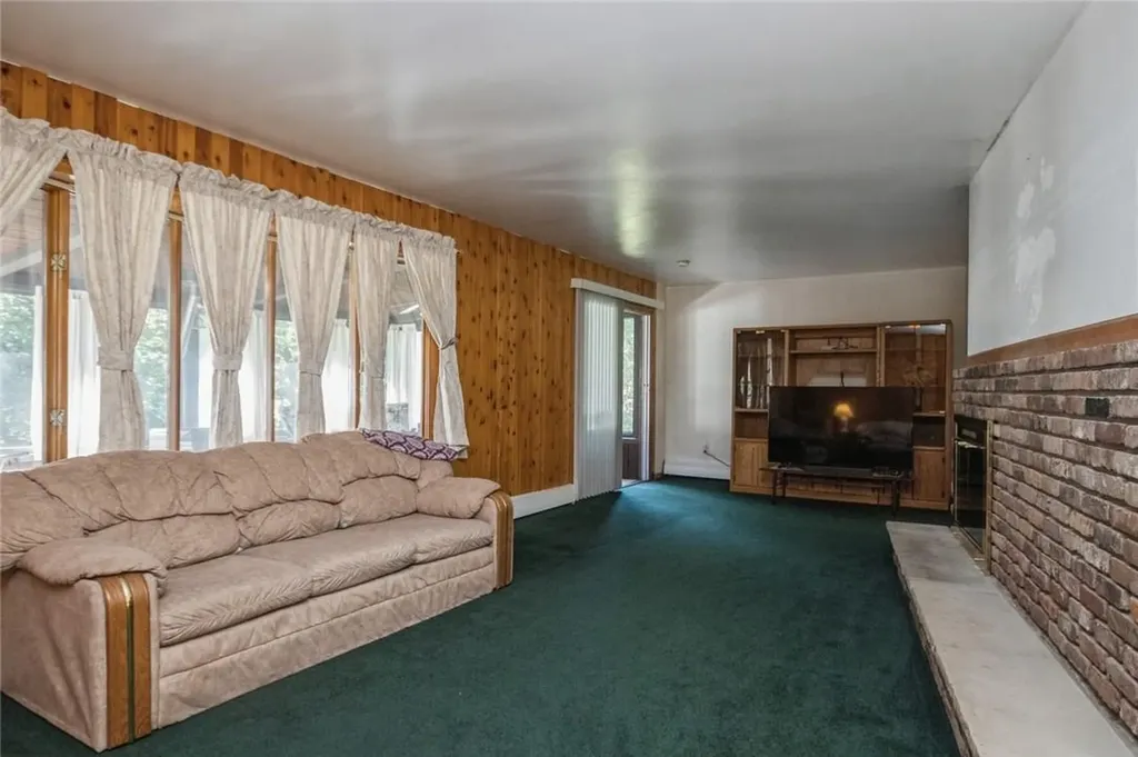 4 Croft Hill Road Poughkeepsie NY 12603