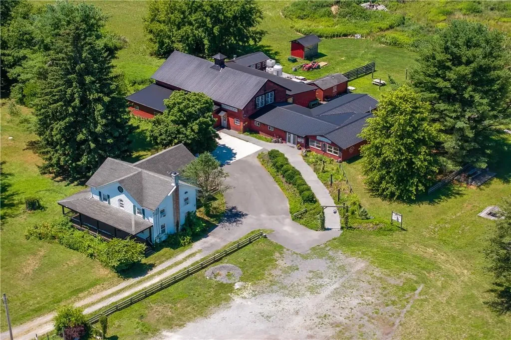 1727 Route 9 Clermont NY 12526