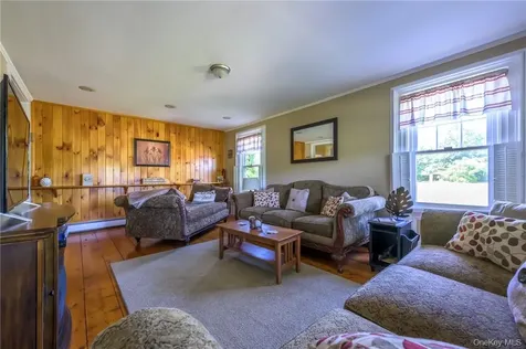 1727 Route 9 Germantown NY 12526