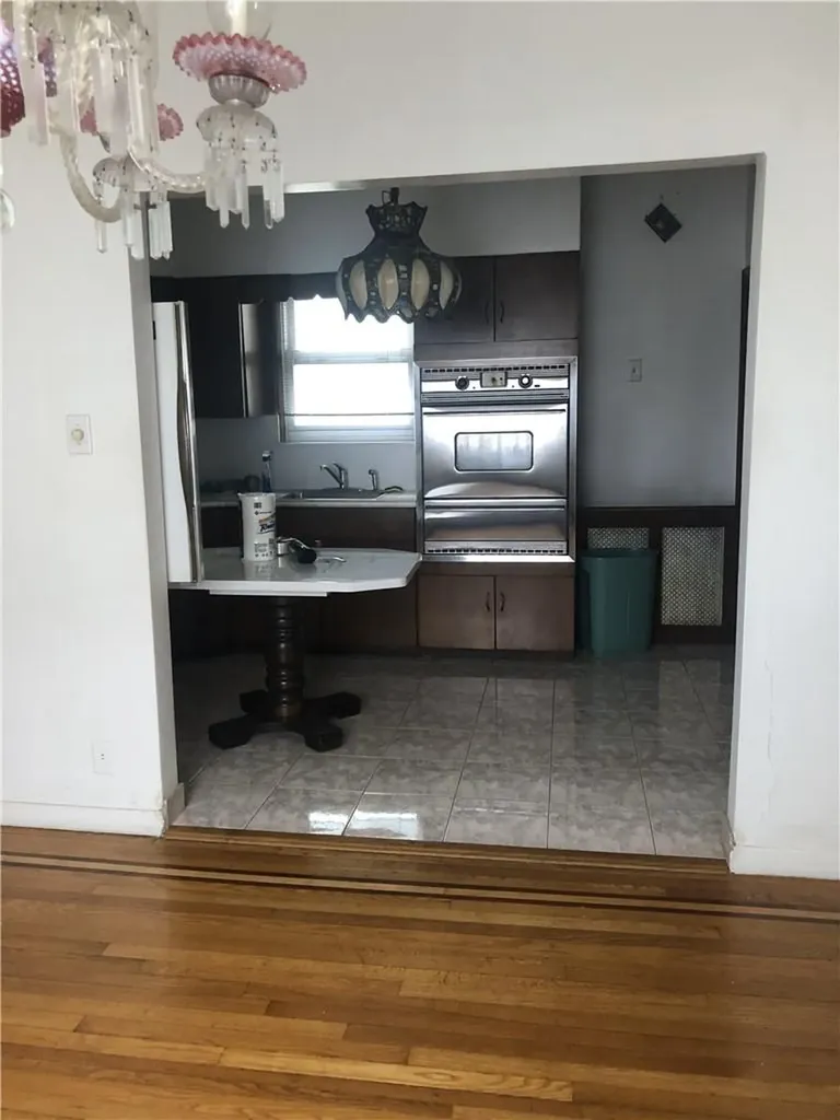 3175 Valhalla Drive Bronx NY 10465