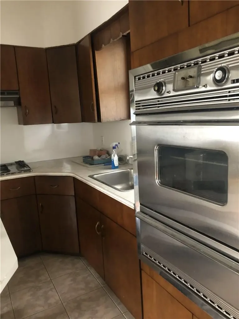 3175 Valhalla Drive Bronx NY 10465