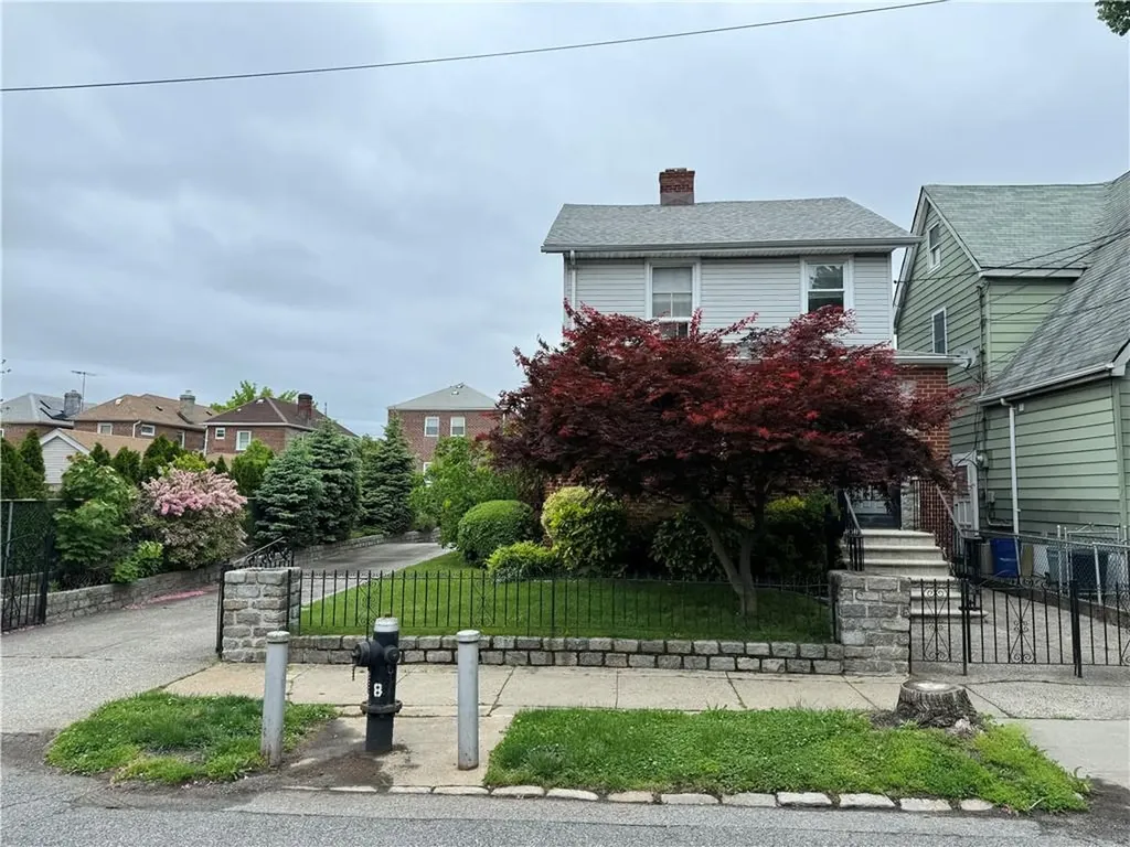 3175 Valhalla Drive Bronx NY 10465