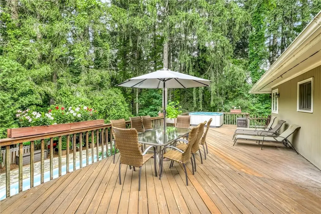 10 Kings Gate Road Suffern NY 10901