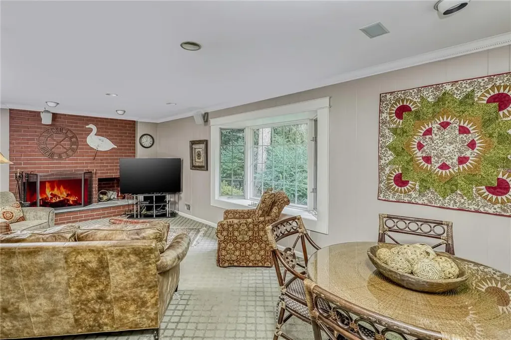 10 Kings Gate Road Suffern NY 10901