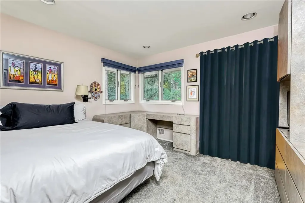 10 Kings Gate Road Suffern NY 10901