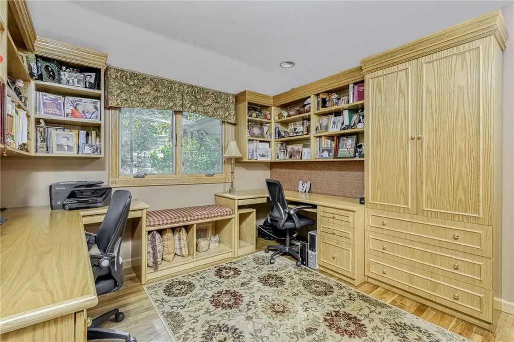 10 Kings Gate Road Suffern NY 10901