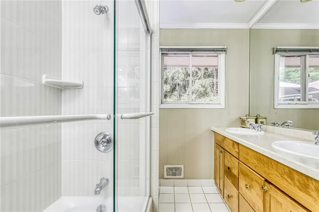 10 Kings Gate Road Suffern NY 10901