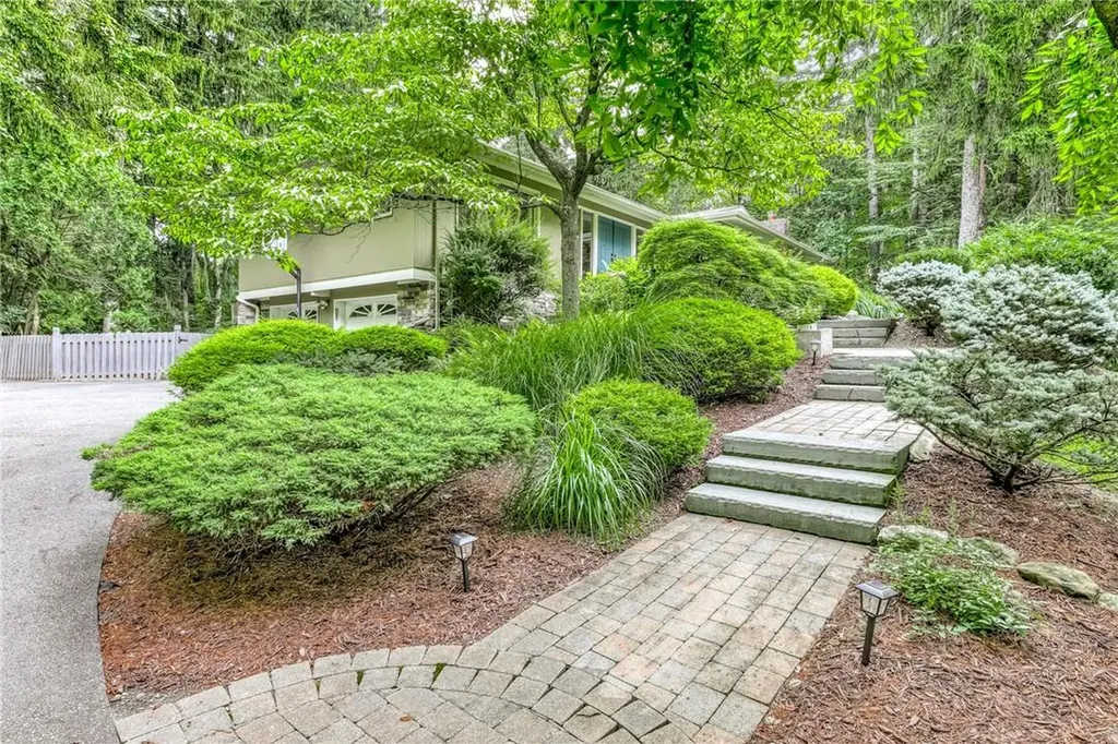 10 Kings Gate Road Suffern NY 10901