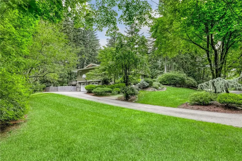 10 Kings Gate Road Suffern NY 10901