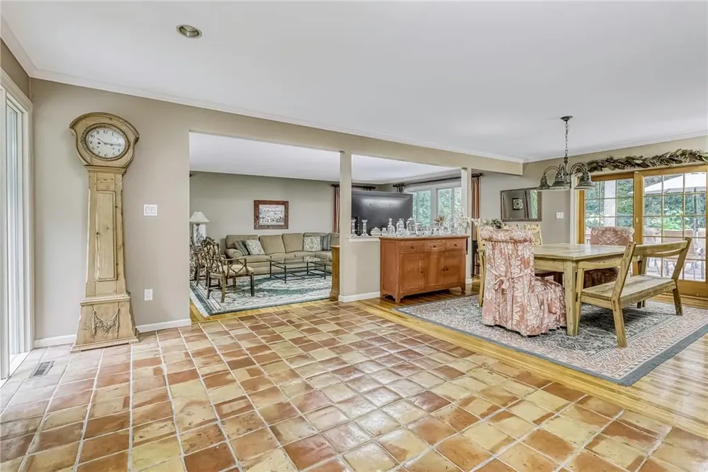 10 Kings Gate Road Suffern NY 10901