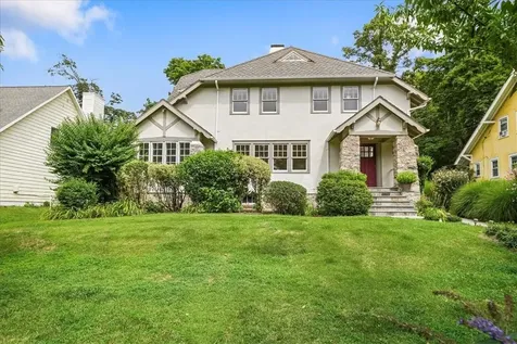 33 Brookdale Avenue New Rochelle NY 10801