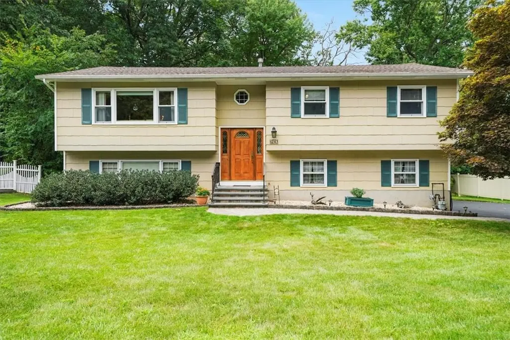 43 Maplewood Boulevard Suffern NY 10901