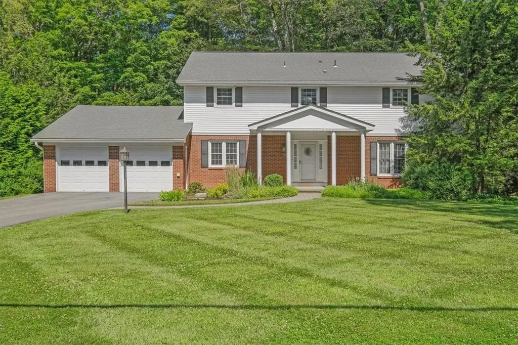 35 Pleasant Ridge Drive Poughkeepsie NY 12603