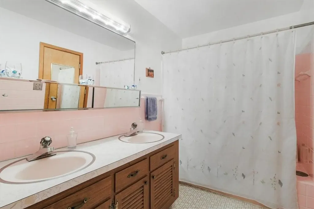 35 Pleasant Ridge Drive Poughkeepsie NY 12603