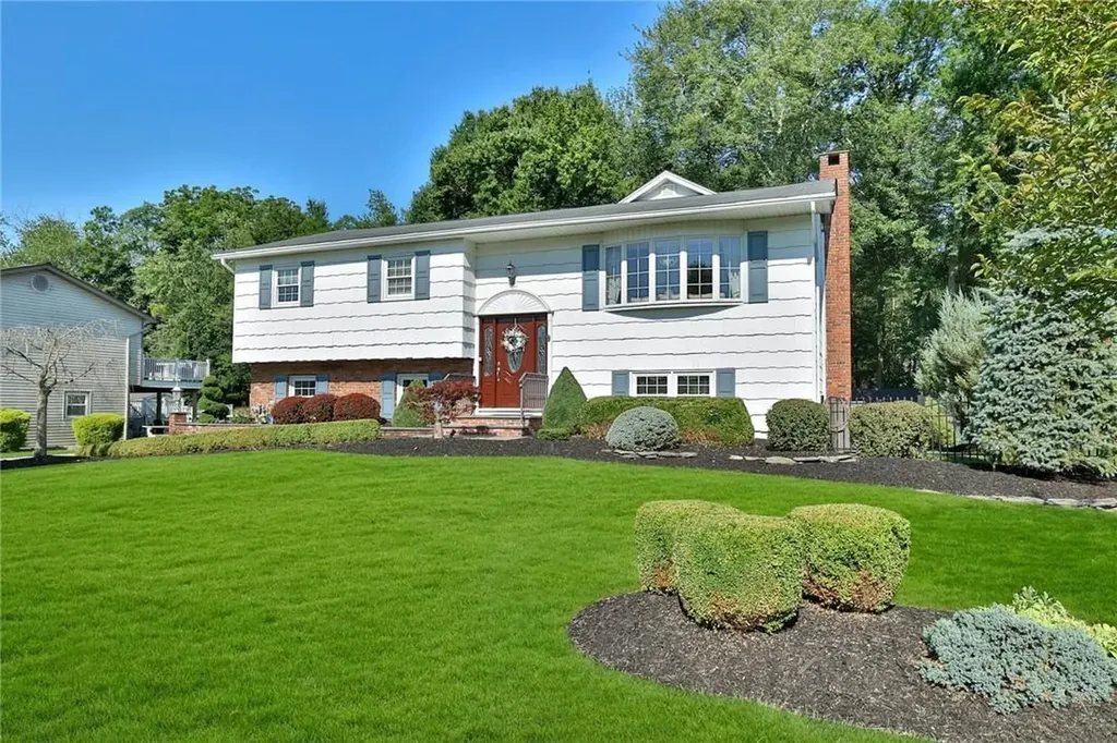 6 Castle Court Thiells NY 10984