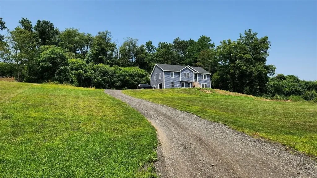 25 Anns Orchard Road Milton NY 12547