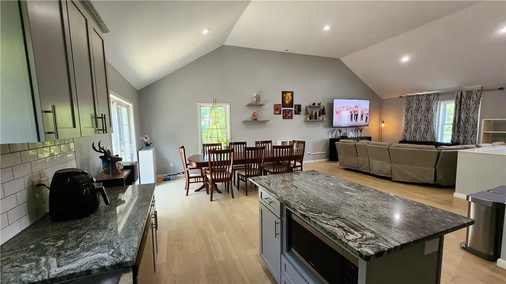 25 Anns Orchard Road Milton NY 12547
