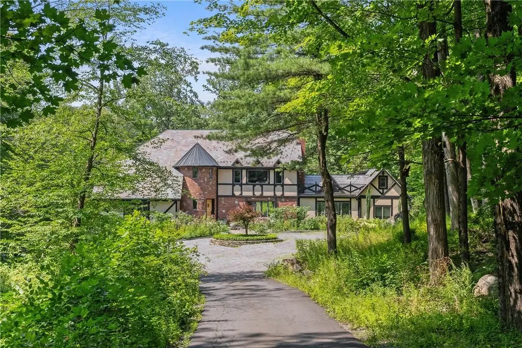 75 Oak Hollow Garrison NY 10524