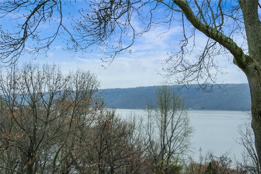 77 Rudolph Terrace Yonkers NY 10701